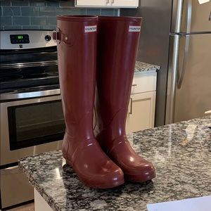 Semi gloss red hunter rainboots